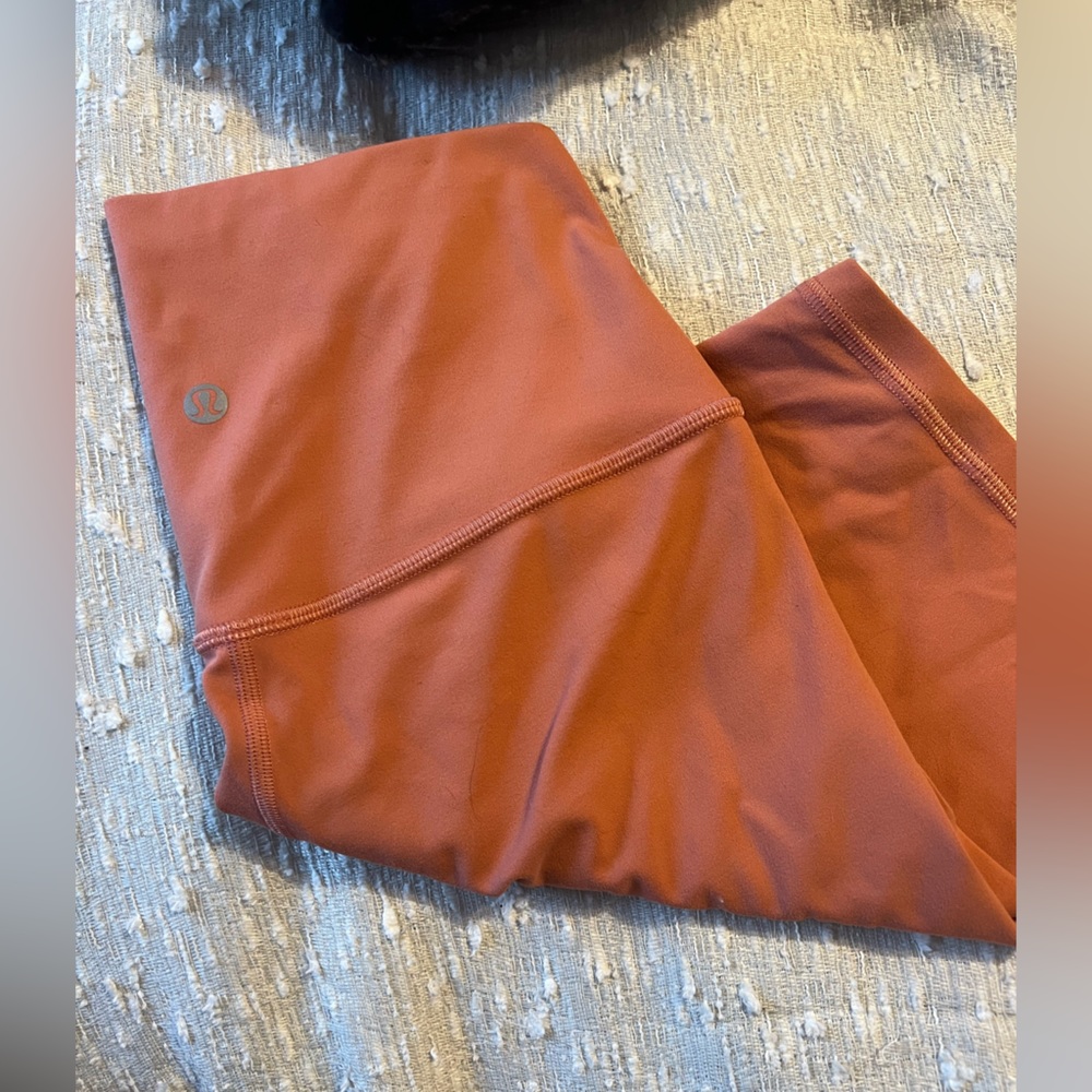 Lululemon like new pink spandex shirts 6 inch